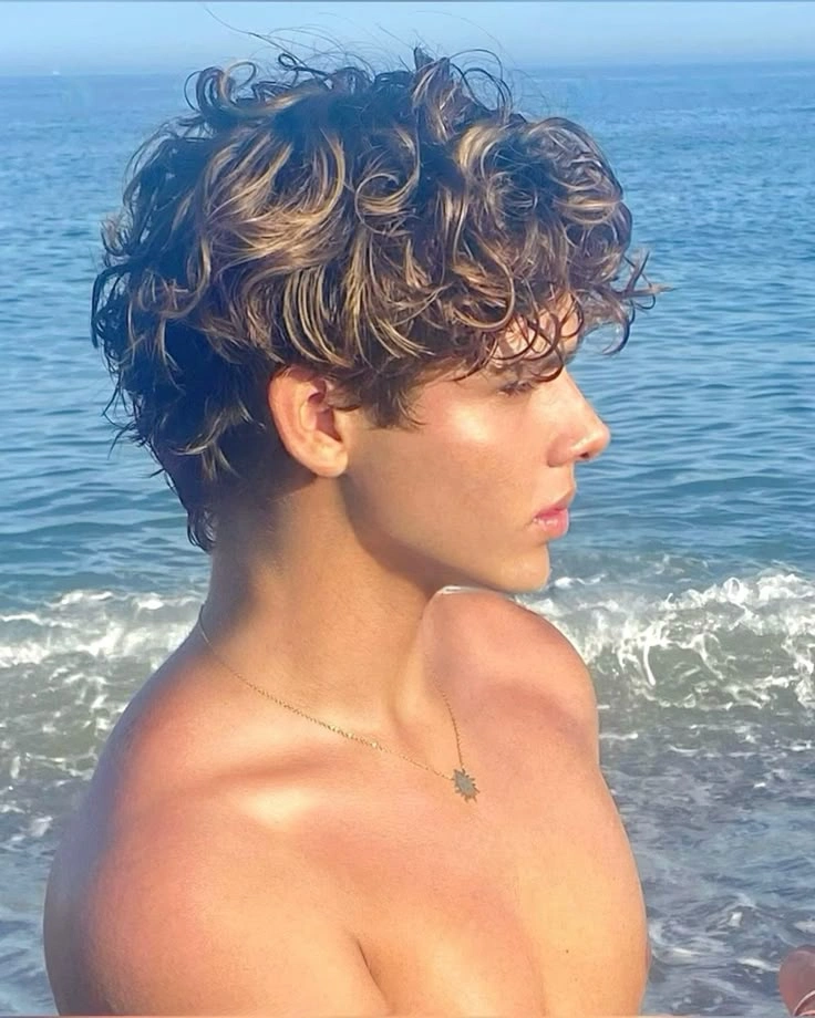 Flow Haircut Wavy Hair