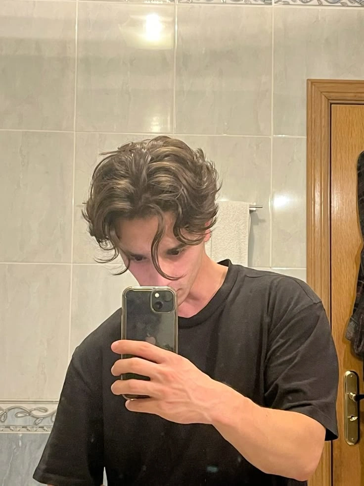 Middle Part Flow Haircut