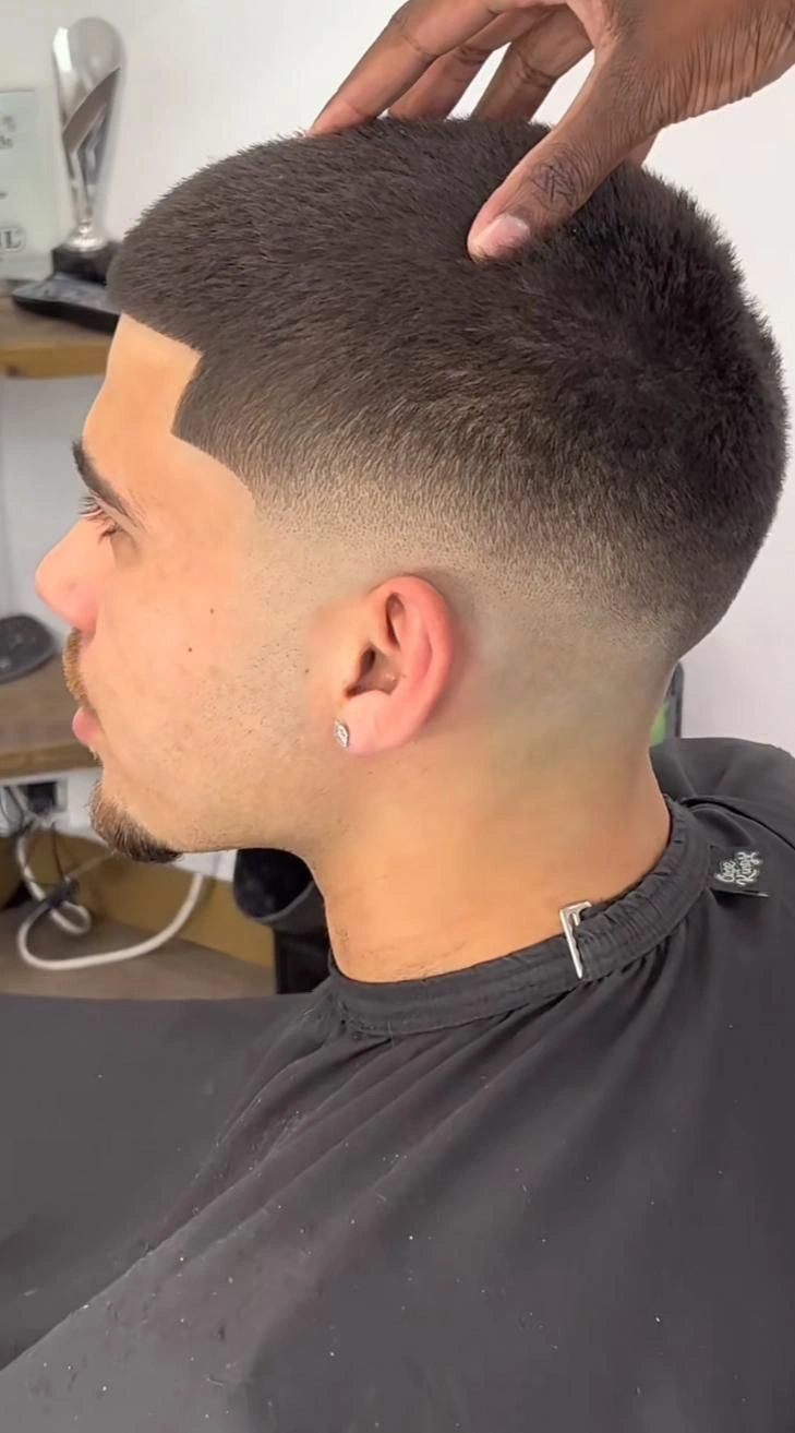 8 Buzz Cut Mid Taper