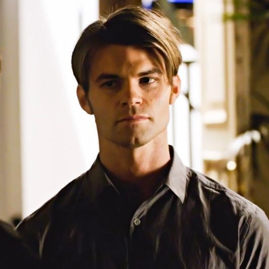 Elijah Mikaelson's Middle Part