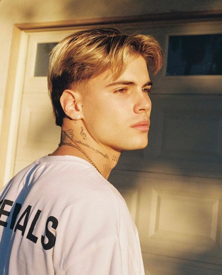 Middle Part Undercut